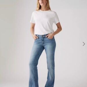 Vintage Classic Bootcut Levis Jeans size 2